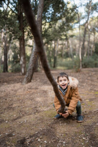 séance photo famille fôret capestang séance famille en forêt dans l'hérault capestang