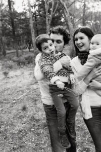 séance photo famille fôret capestang séance famille en forêt dans l'hérault capestang