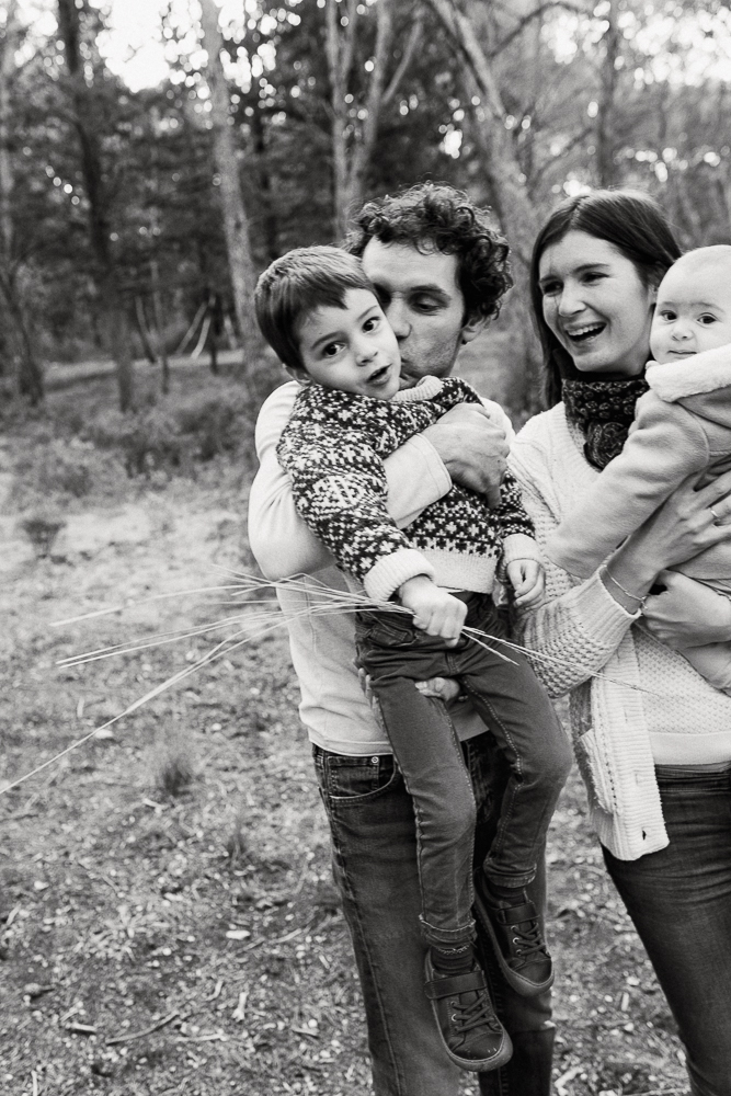 séance famille en forêt dans l'hérault capestang
